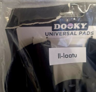II-LAATU PAKKAUS! DOOKY Universal Pads Turvavyöpehmusteet, BLACK