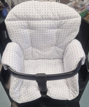 Valkoinen/Harmaat pilkut