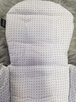 Valkoinen/Harmaat pilkut