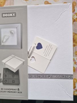 II-LAATU PAKKAUS! DOOKY 3D HANDPRINT & LUXURY MEMORY BOX